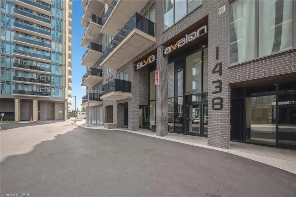 1438 Highland Road W, #1106