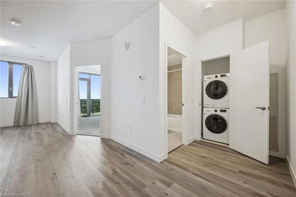 1438 Highland Road W, #1106