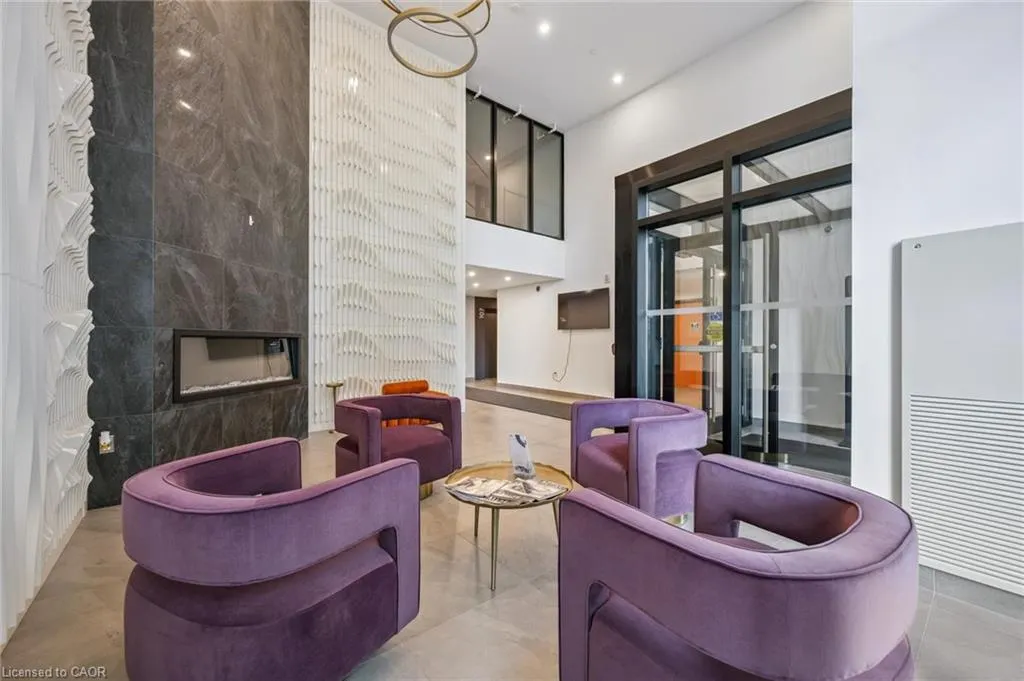 1438 Highland Road W, #1106