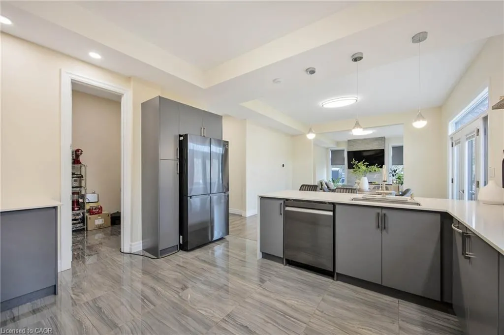 6 Dorothys Drive