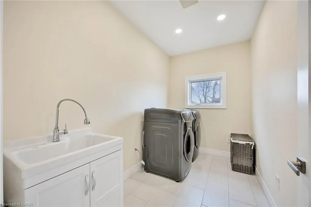 6 Dorothys Drive