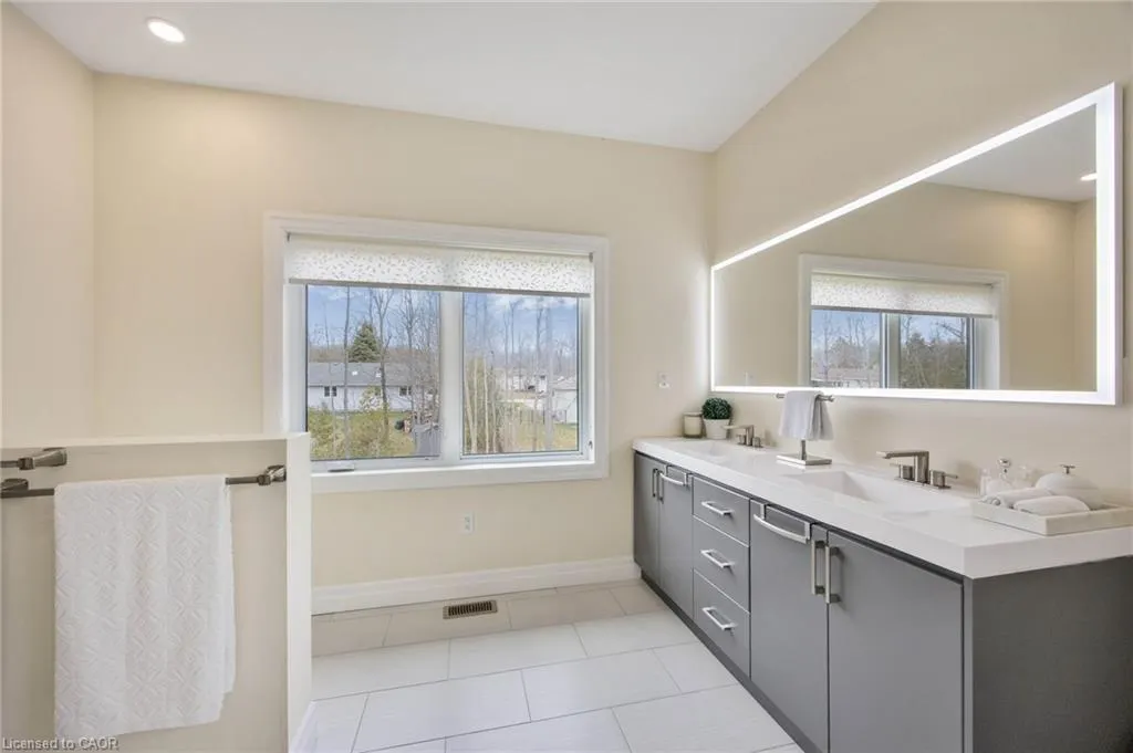 6 Dorothys Drive