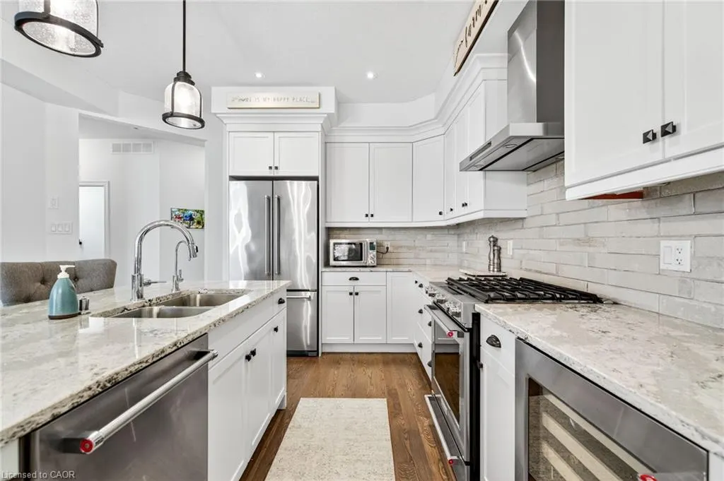 254 Gosling Gardens, #17