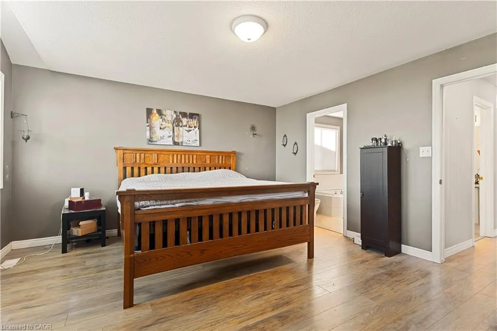 118 Chateau Crescent
