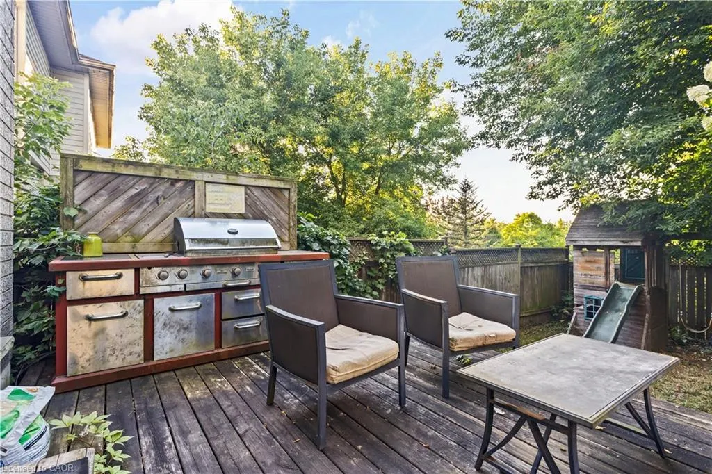 118 Chateau Crescent