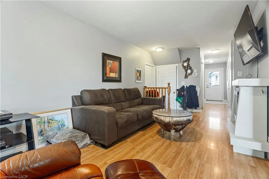 118 Chateau Crescent