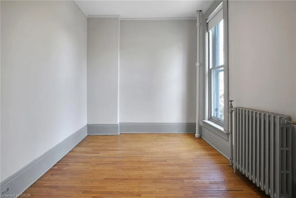 78 William Street W