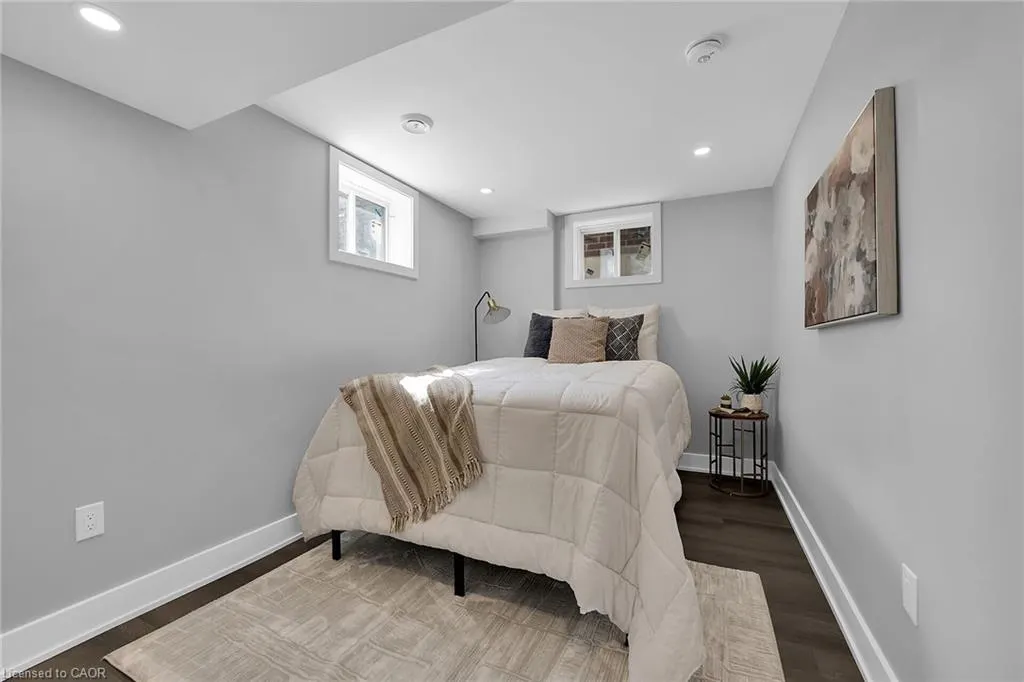8 Chartwell Circle