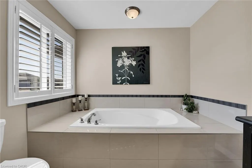 8 Chartwell Circle