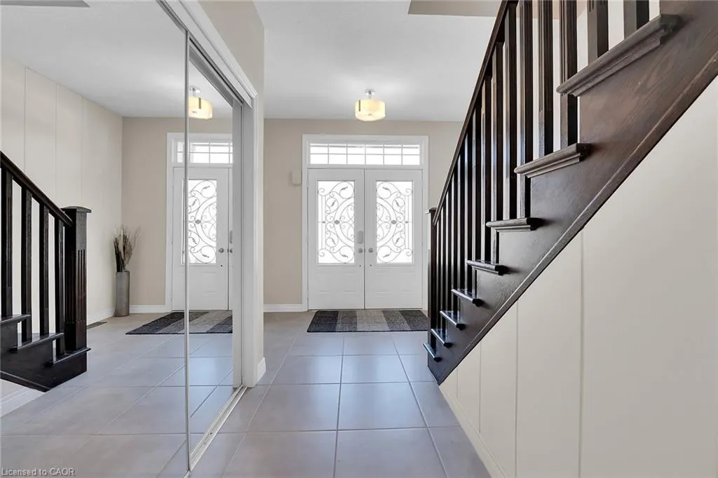 8 Chartwell Circle
