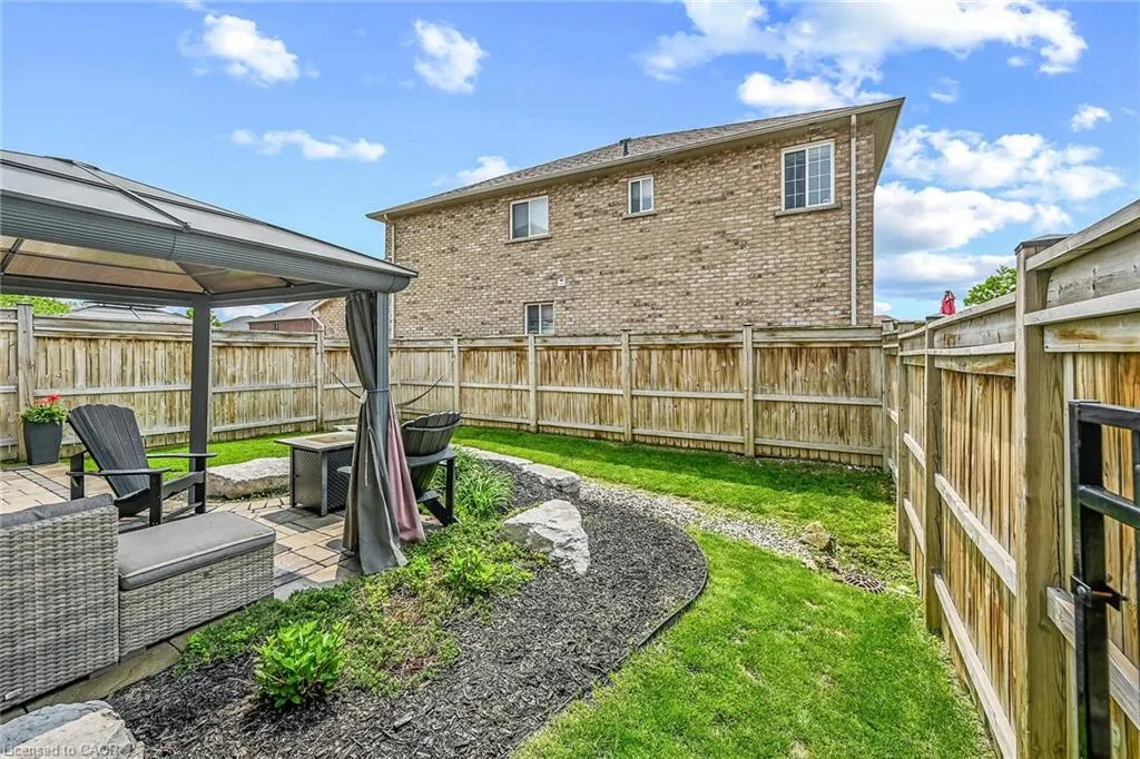 8 Chartwell Circle