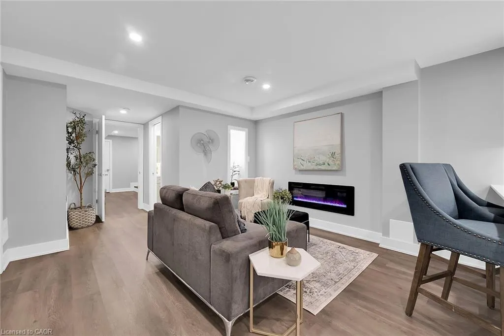 8 Chartwell Circle