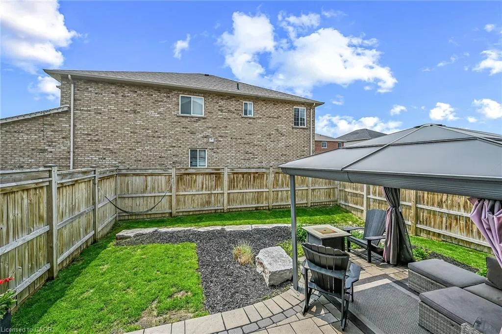 8 Chartwell Circle