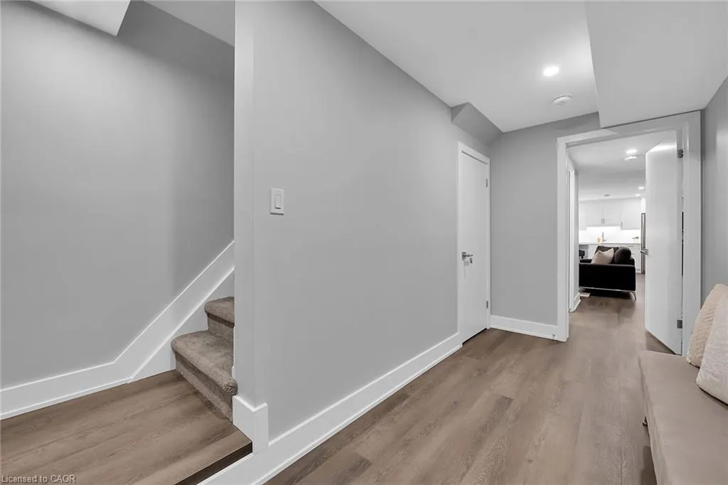 8 Chartwell Circle
