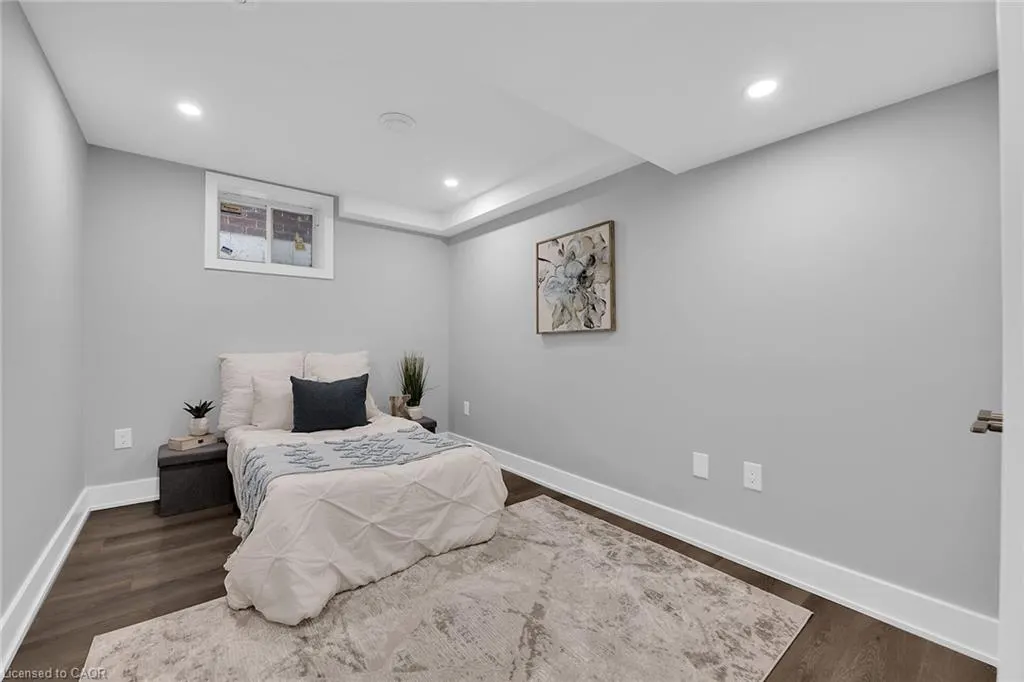 8 Chartwell Circle