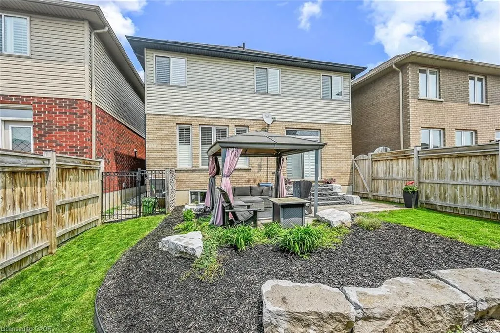 8 Chartwell Circle