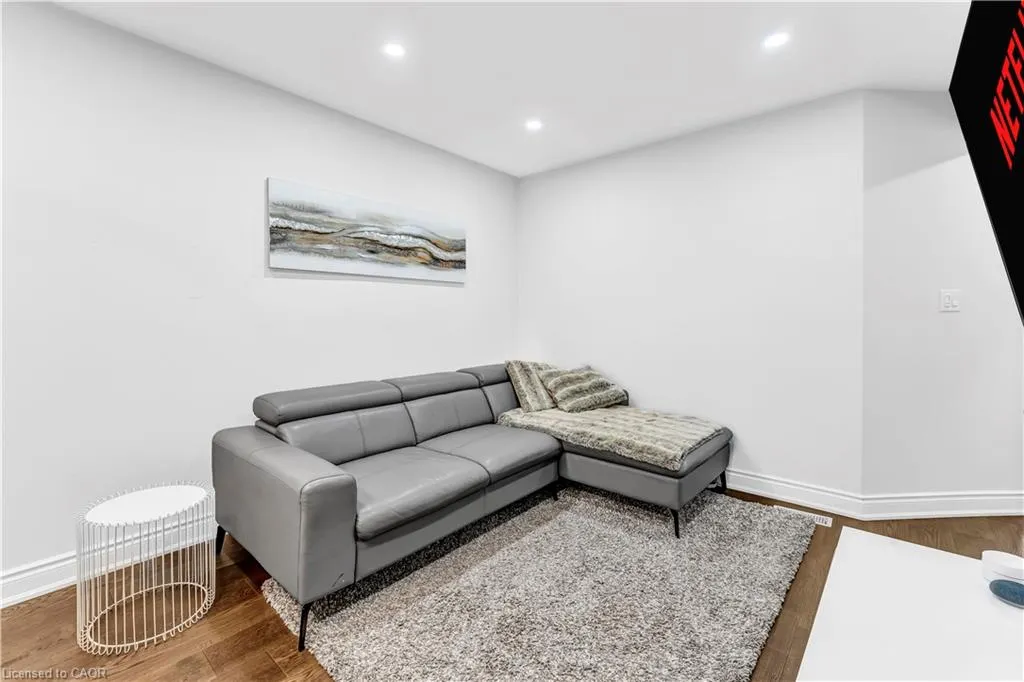 90 Mooregate Crescent, #34