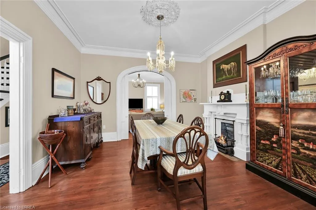40 Locke Street S