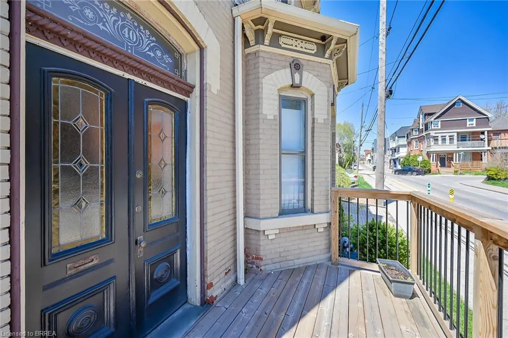 40 Locke Street S