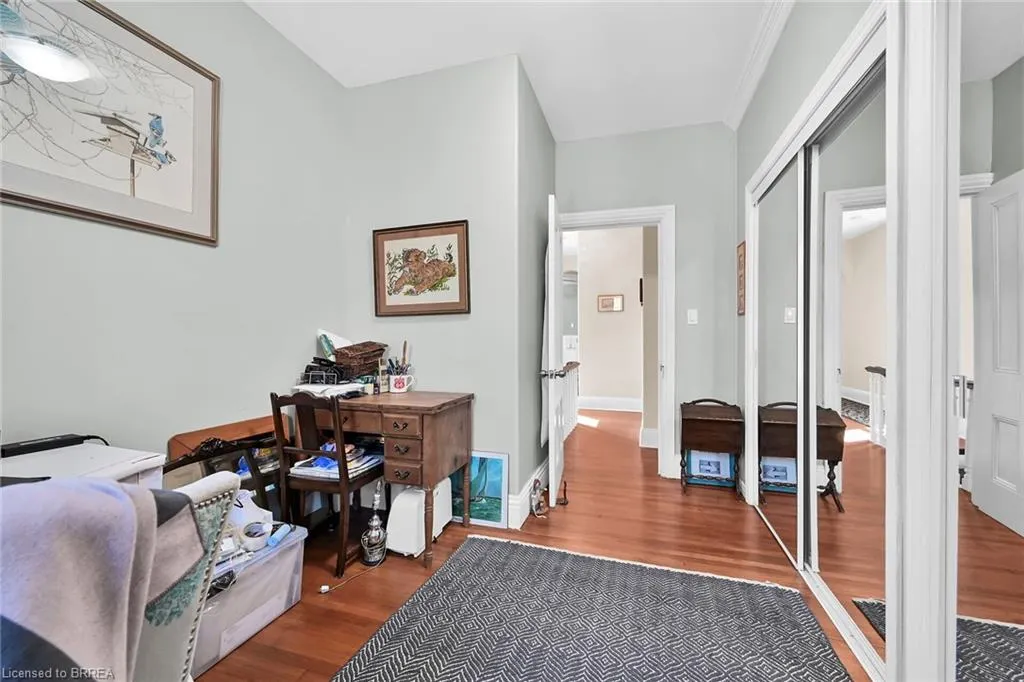 40 Locke Street S