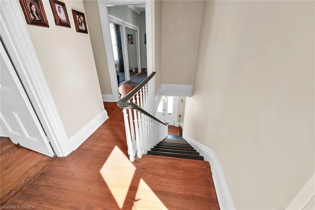 40 Locke Street S
