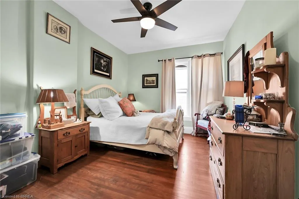 40 Locke Street S
