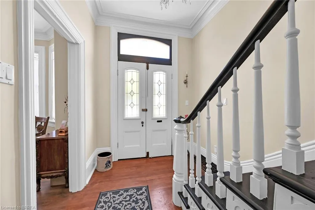 40 Locke Street S