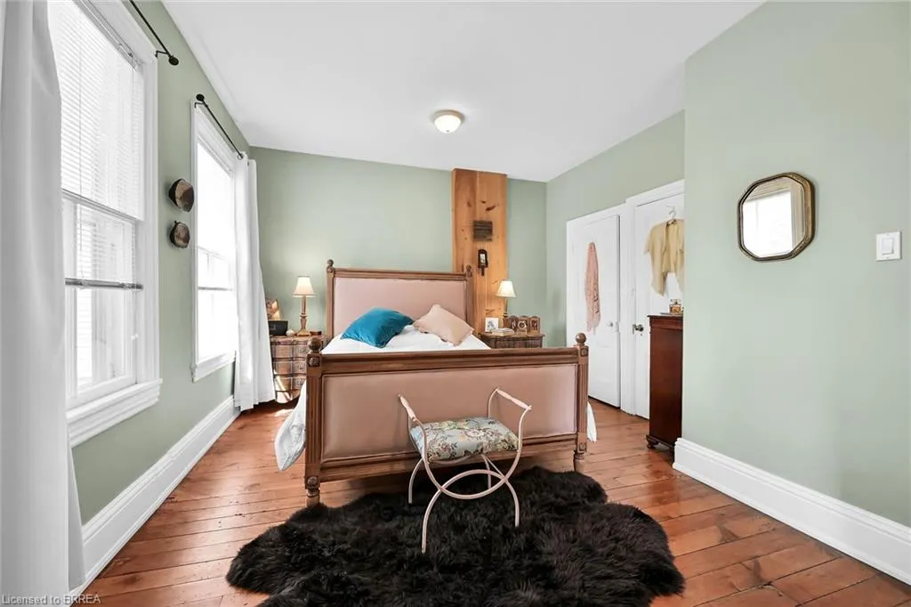 40 Locke Street S
