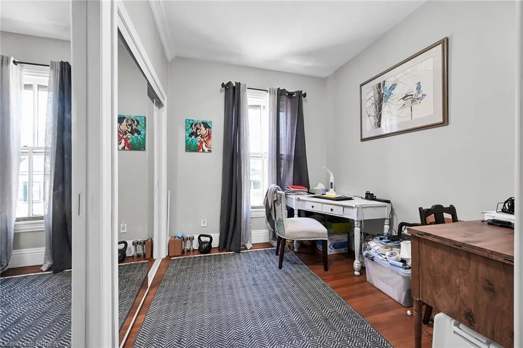 40 Locke Street S