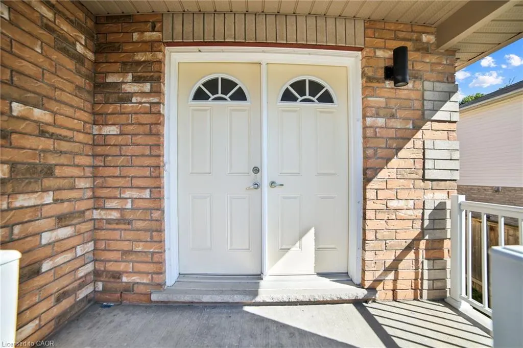 1218 Leslie Drive