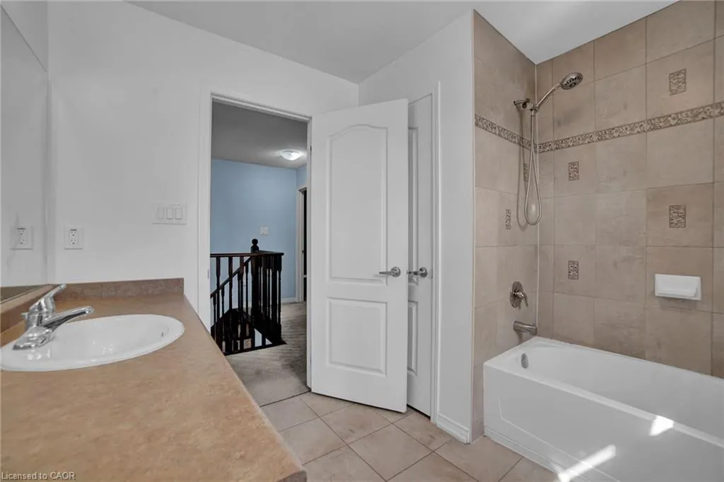1218 Leslie Drive