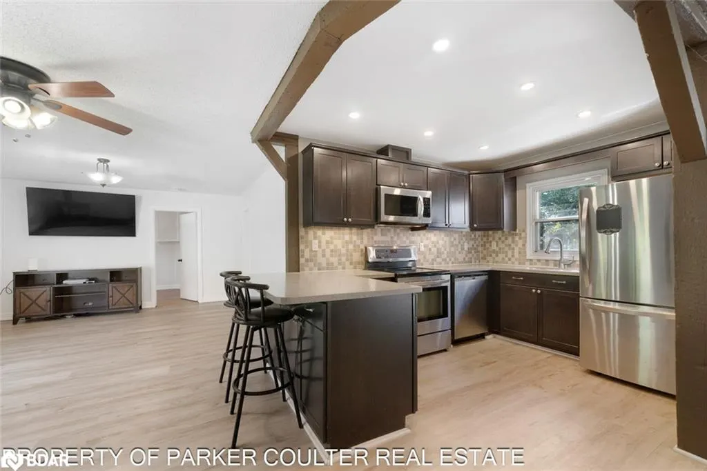 563 Mapleview Drive