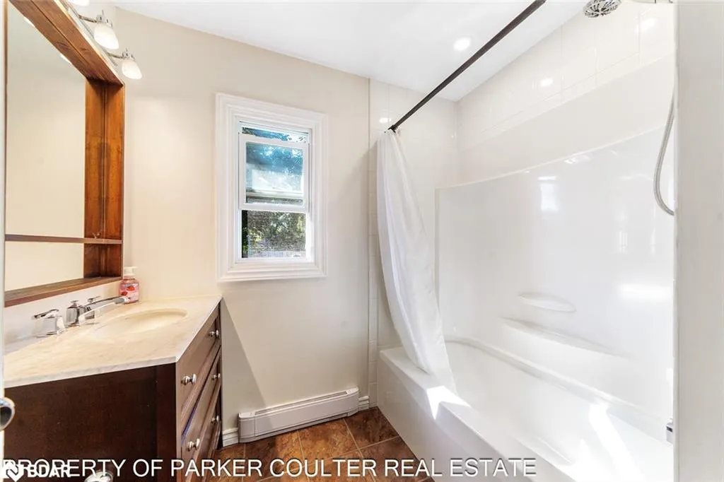 563 Mapleview Drive