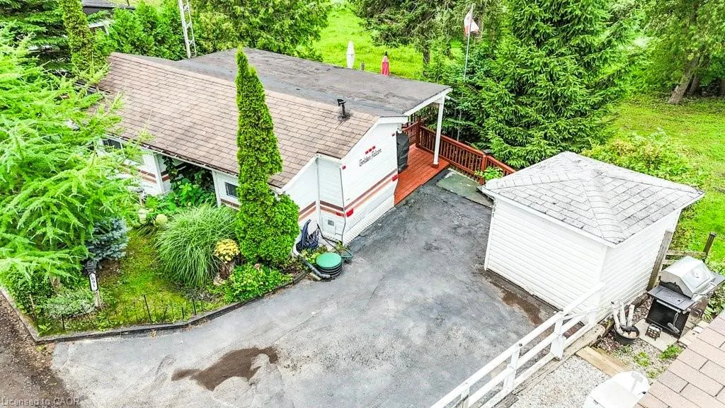 691 Oak Crescent
