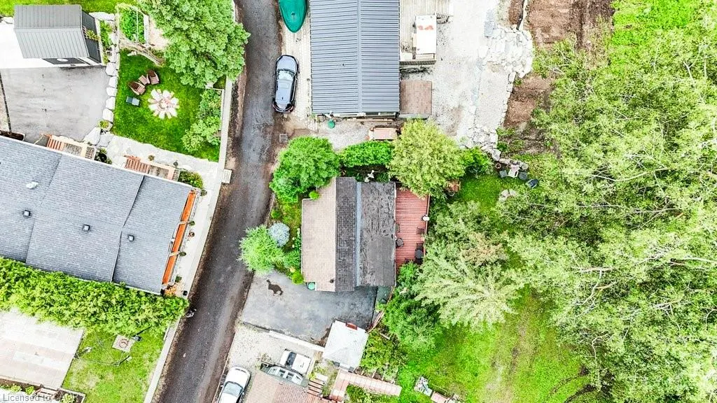691 Oak Crescent