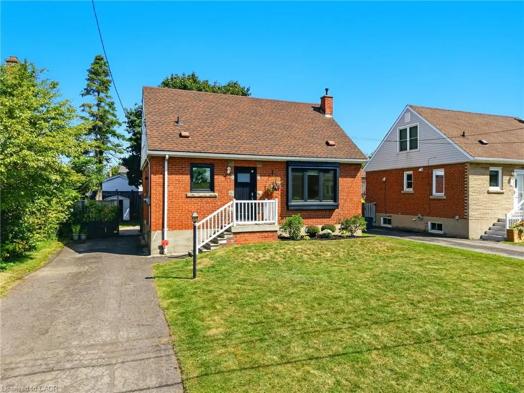 7 Deer Avenue