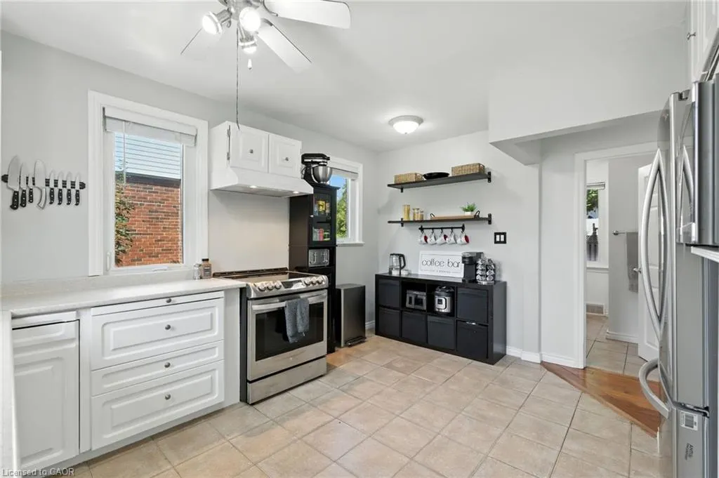 7 Deer Avenue