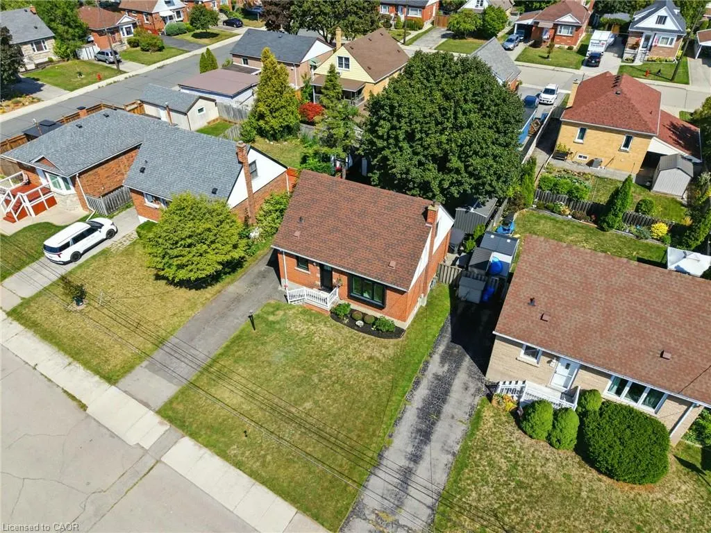 7 Deer Avenue