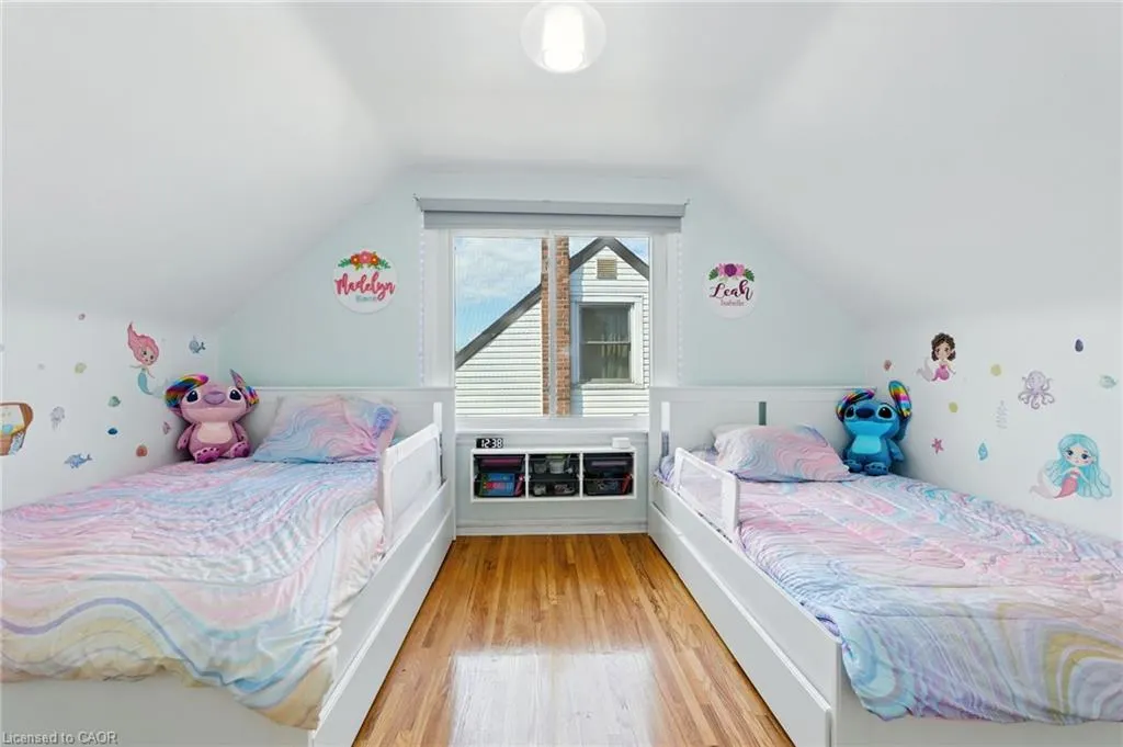 7 Deer Avenue