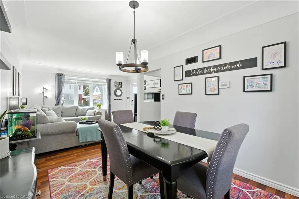 7 Deer Avenue