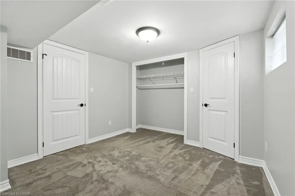 7 Deer Avenue