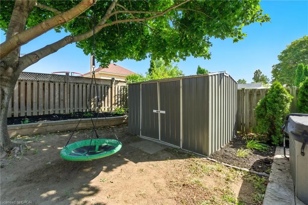 7 Deer Avenue