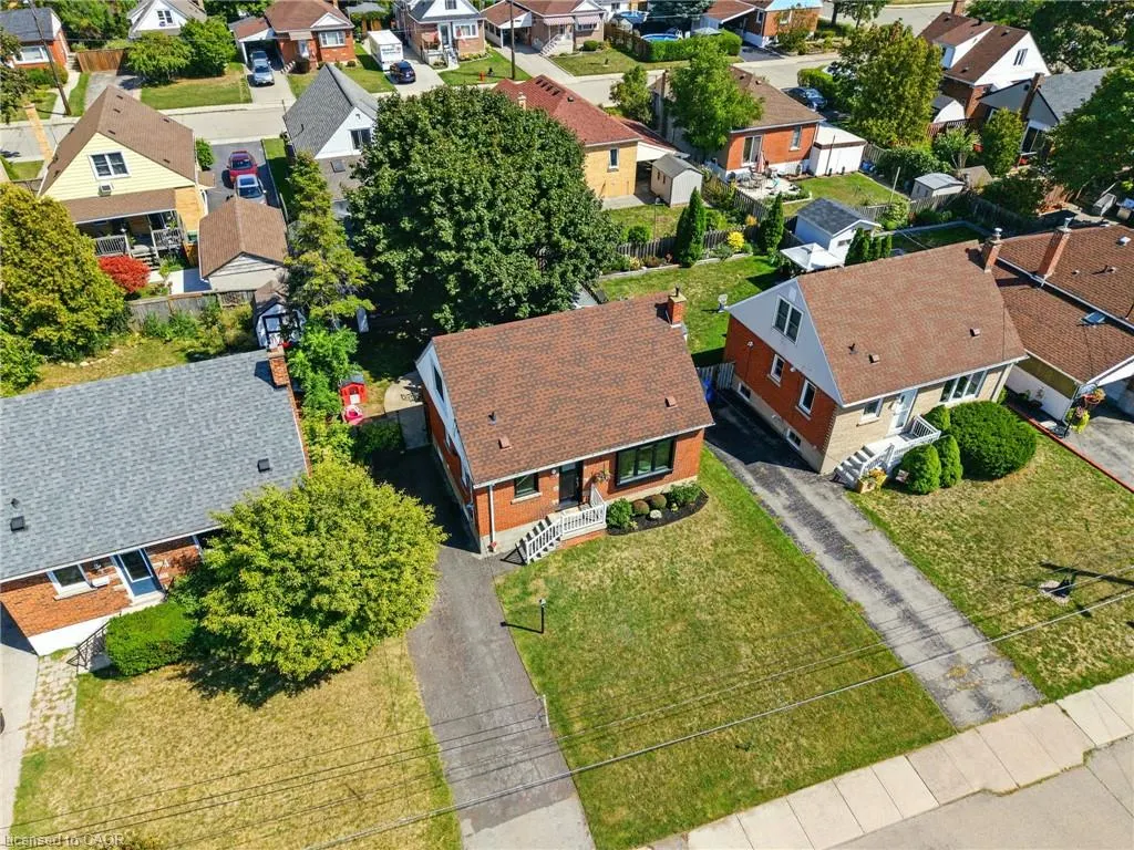 7 Deer Avenue