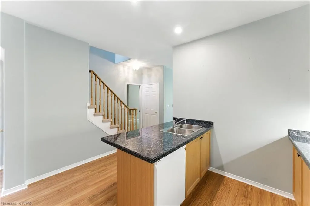 40 Wesleyan Court, #6