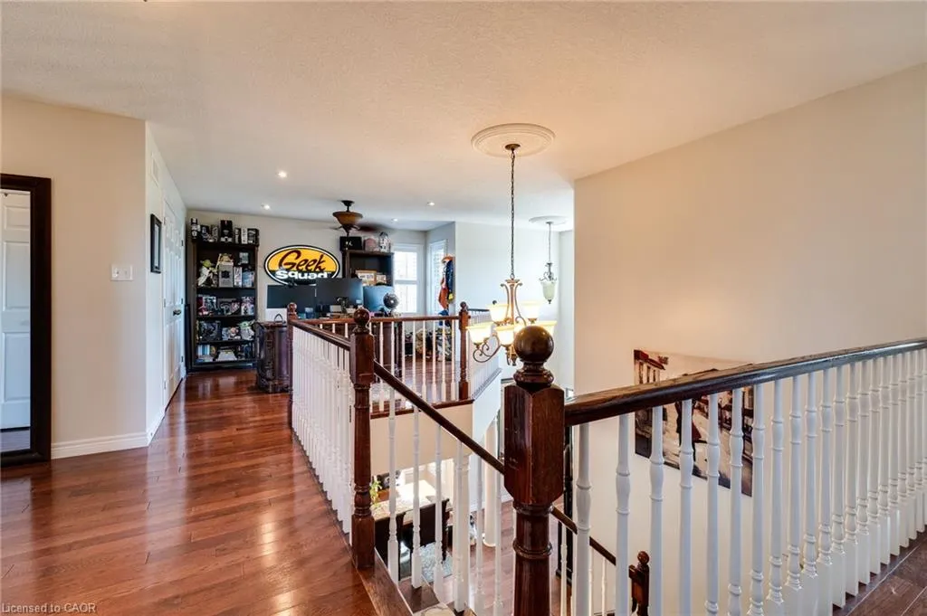 274 Springvalley Crescent