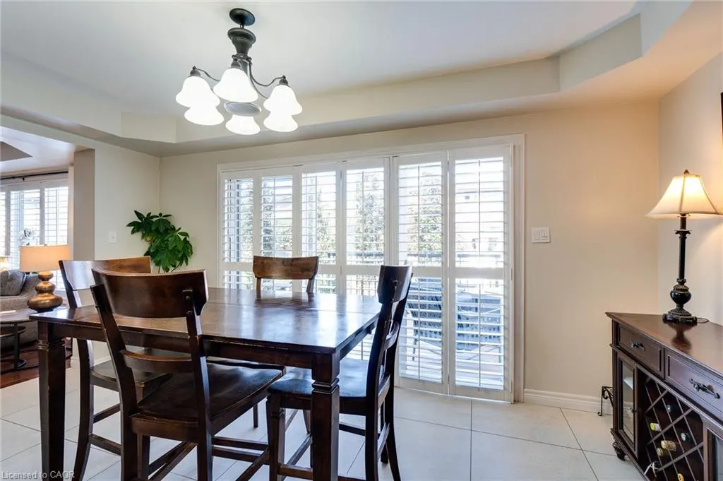 274 Springvalley Crescent