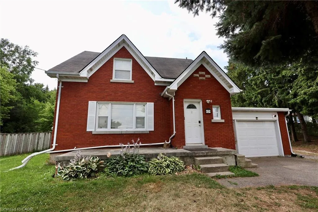 429 Erb Street W