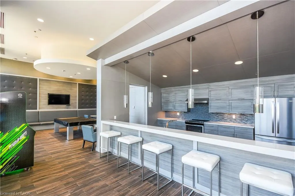 2093 Fairview Street, #303