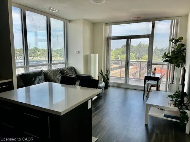 2093 Fairview Street, #303