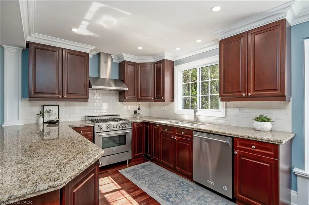 2428 Lakeshore Road